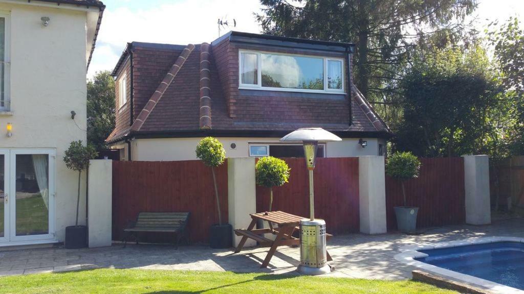 Beautiful Detached 1 Bedroom Apartment Eltham Exteriör bild